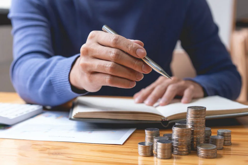 ilustrasi membuat analisisi finansial